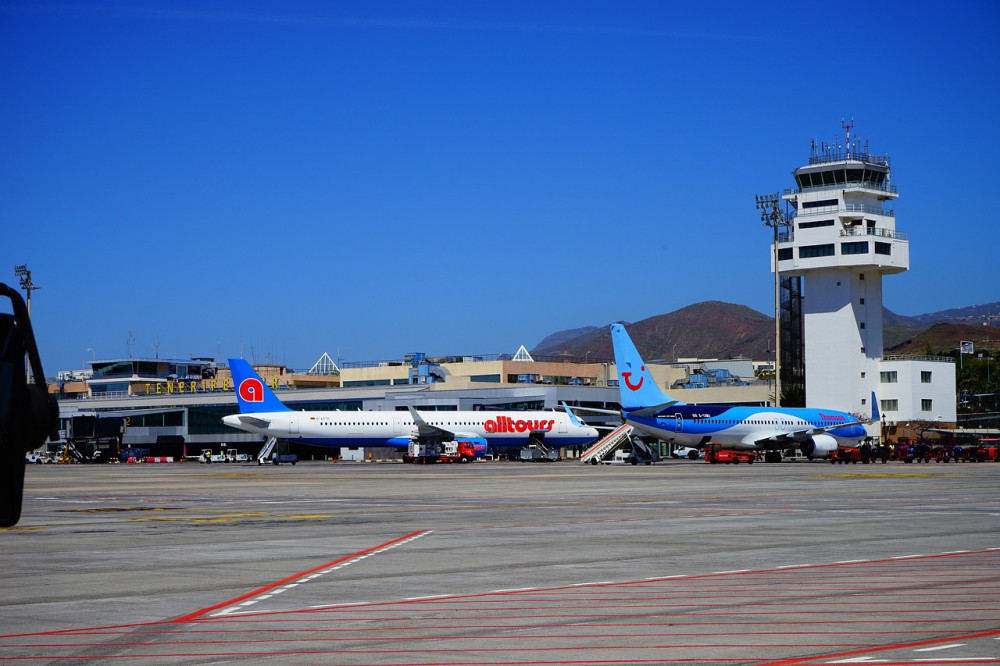 Tenerife Airport.  United Airlines Direct Flights from Newark to Tenerife