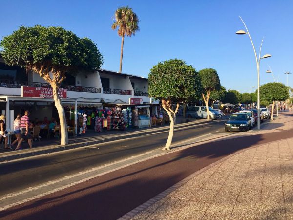 Guardia Civil Raids in Puerto del Carmen seize nearly 4,500 Counterfeit products