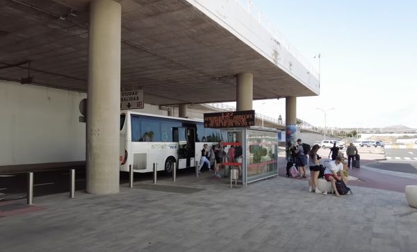 Getting the bus from Lanzarote Airport to Puerto del Carmen and Playa Blanca